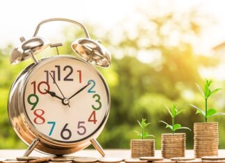 Czym różni się zarządzanie strategiczne od zarządzania operacyjnego?